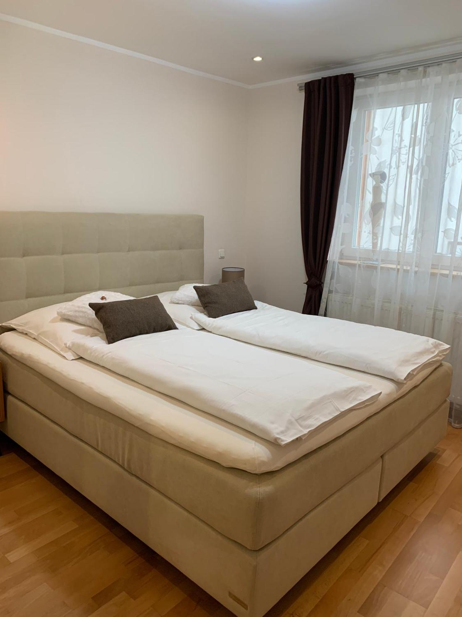 Ferienwohnung Janus Altstadt-Hameln Haus 2 Inklusive Parkplatz - Mit Und Ohne Terrasse Oder Loggia Hamelin Esterno foto