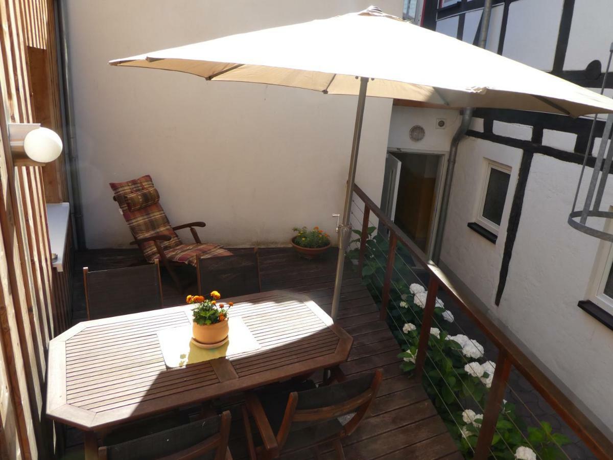 Ferienwohnung Janus Altstadt-Hameln Haus 2 Inklusive Parkplatz - Mit Und Ohne Terrasse Oder Loggia Hamelin Esterno foto